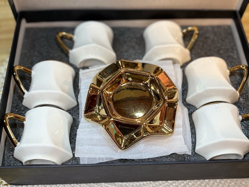 White Gold Geometric Glossy Porcelain Coffee Cup & Saucer Set Solid Pattern