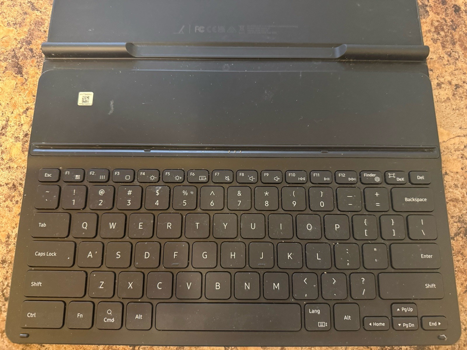 Samsung Keyboard Folio Case for Tablet Black with Integrated Stand. 
