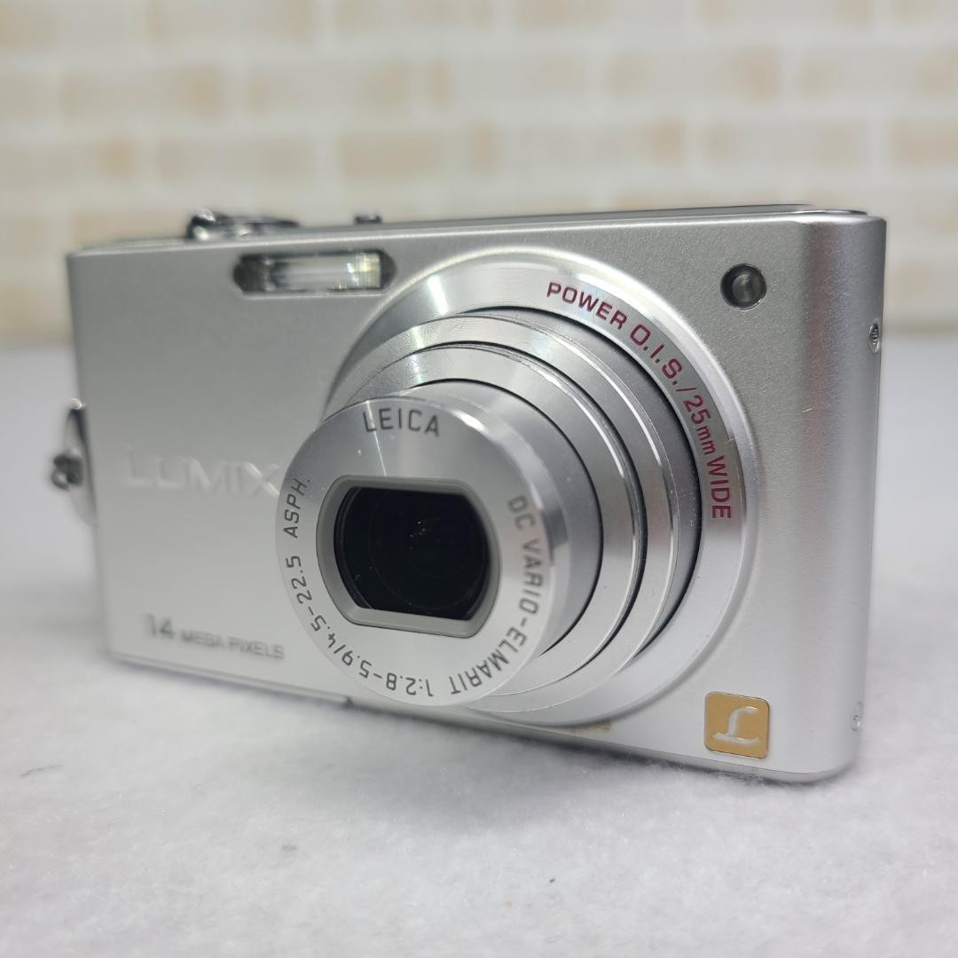 Panasonic LUMIX DMC-FX66　シルバー Panasonic LUMIX DMC-FX66 color silver Compact Digital Camera