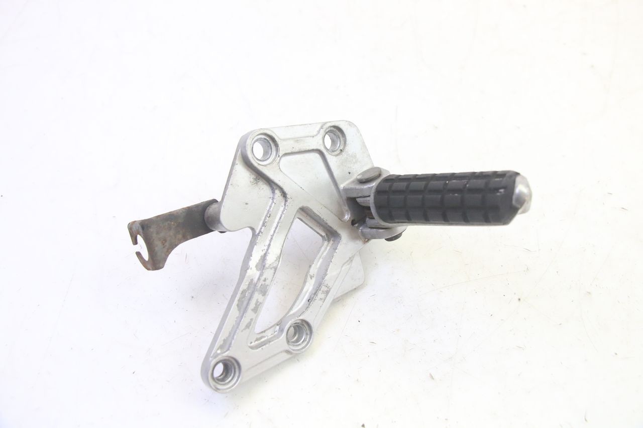 FRONT RIGHT FOOTREST MOUNT - KAWASAKI GPX R WARBIRD 600 (1988 - 1993)