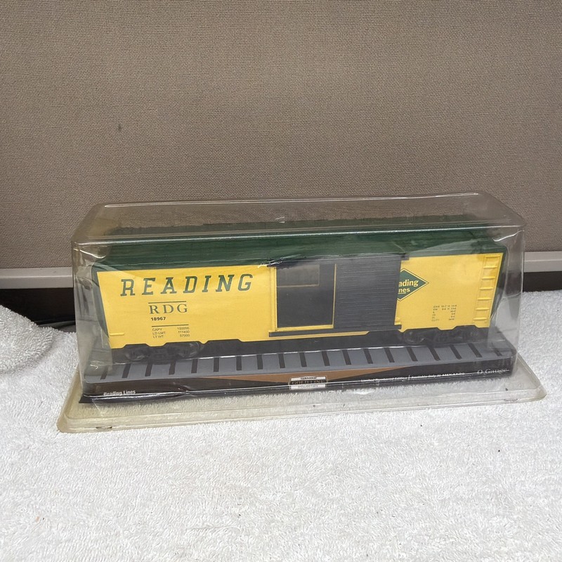 Menards Gold Line Reading Lines Box Car 279- 2654 O Gauge Train Car