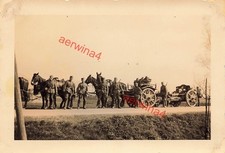 Soldati tedeschi con obice da campo 18 presso Sedan Francia