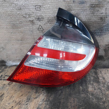 Rücklicht. Rechts MERCEDES-BENZ Classe C Sportcoup� (C203 200 Kompressor TPS Cpé