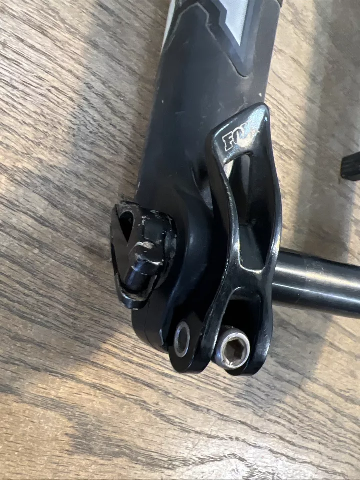 Fox Van RC2 160mm 26” 1.5” Steerer 20mm Axle Mountain Bike Fork 2009 - Image 4 of 4