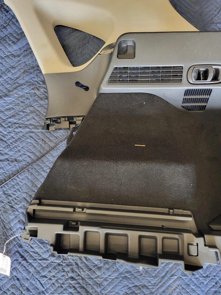 Panel de ajuste inferior y superior cuarto pasajero derecho Mazda CX-5 2022 2,5 L 2023 2024 Foto 3 de 4