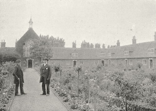 BERKS. Garden, Jesus Hospital, Bray 1897 old antique vintage print picture - 第 1/1 張圖片