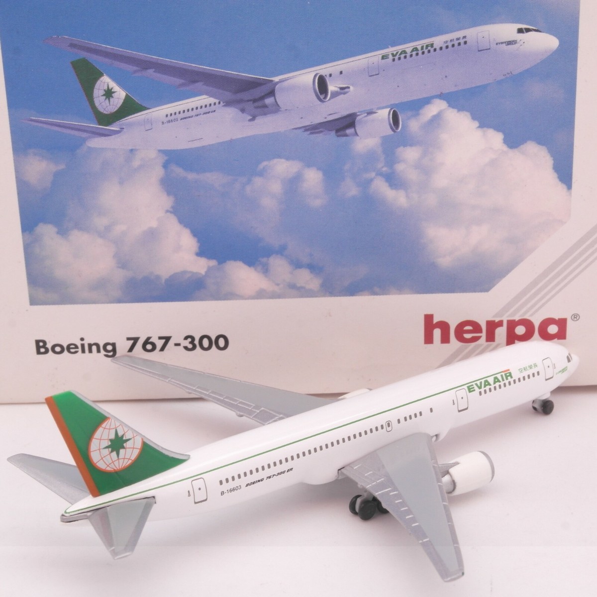 Herpa Wings 1:500 Boeing 767-300 Eva Air 502887 in OVP