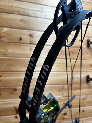 NICE USED PSE Mad Fish Right Handed Bow fishing Bow TOXIC GREEN