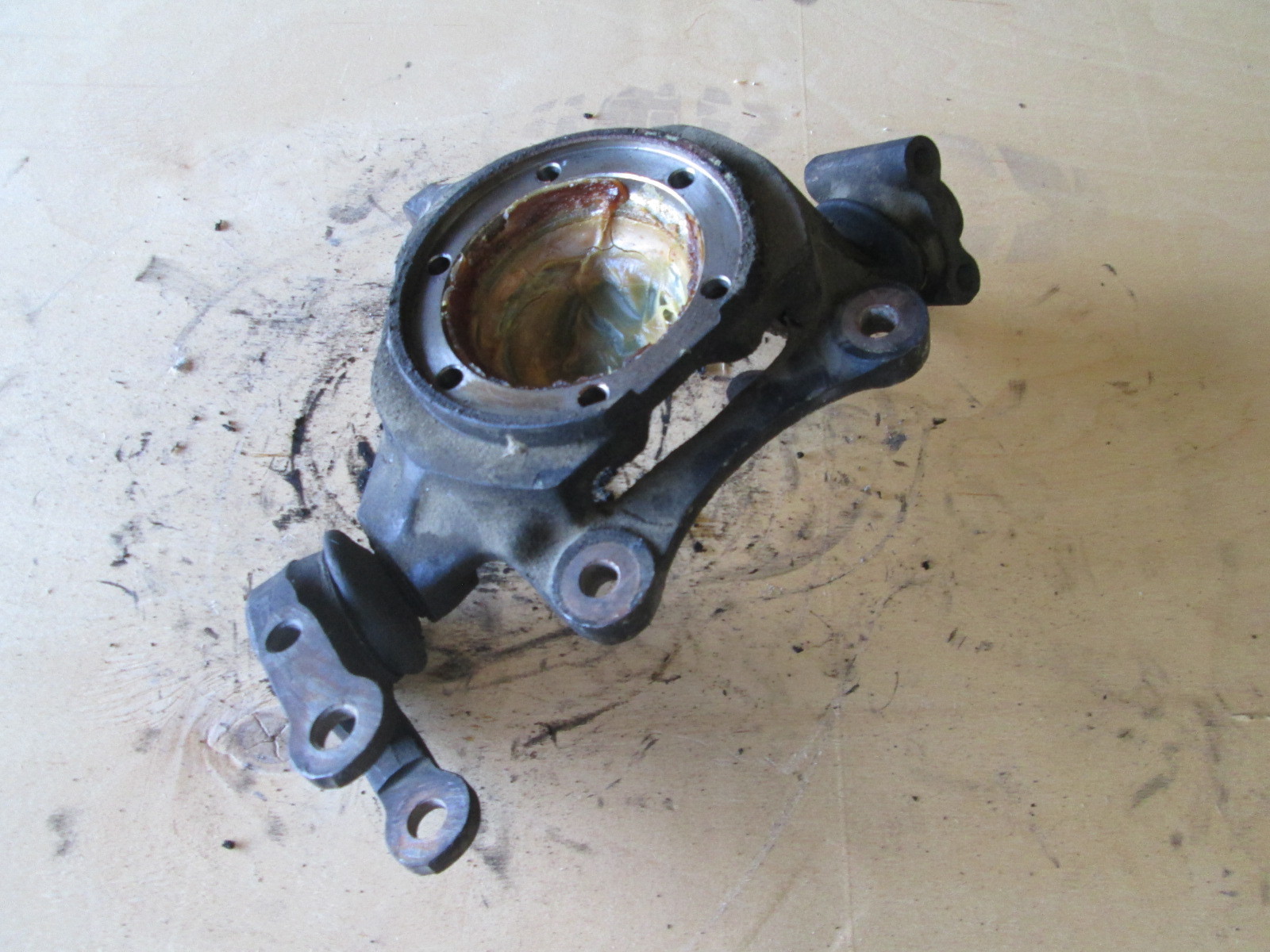 Ferrari Mondial 1983 LH Front Hub  / Knuckle / Spindle (B)  # 117188