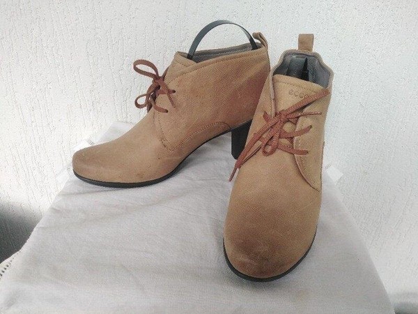 Women Ecco Boots Beige Leather 38