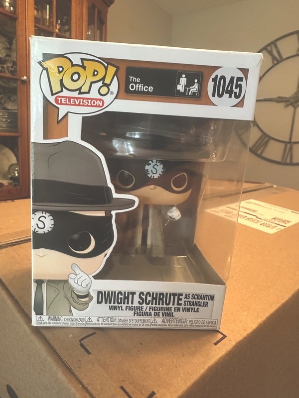 Funko Pop! The Office Dwight Schrute #1045 & Michael Scott #1044 Figures