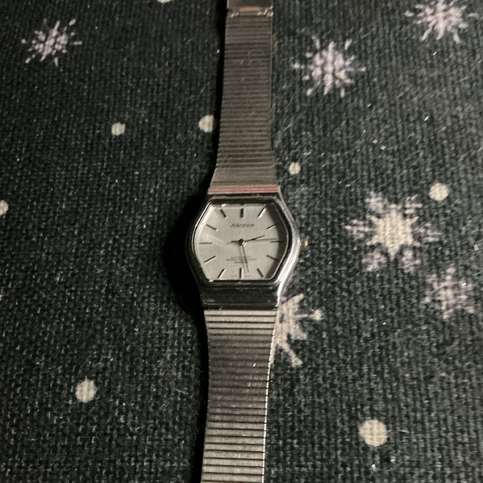 Advance Quartz Analog Wristwatch Silver Stainless Steel Bracelet Hexagon Dial