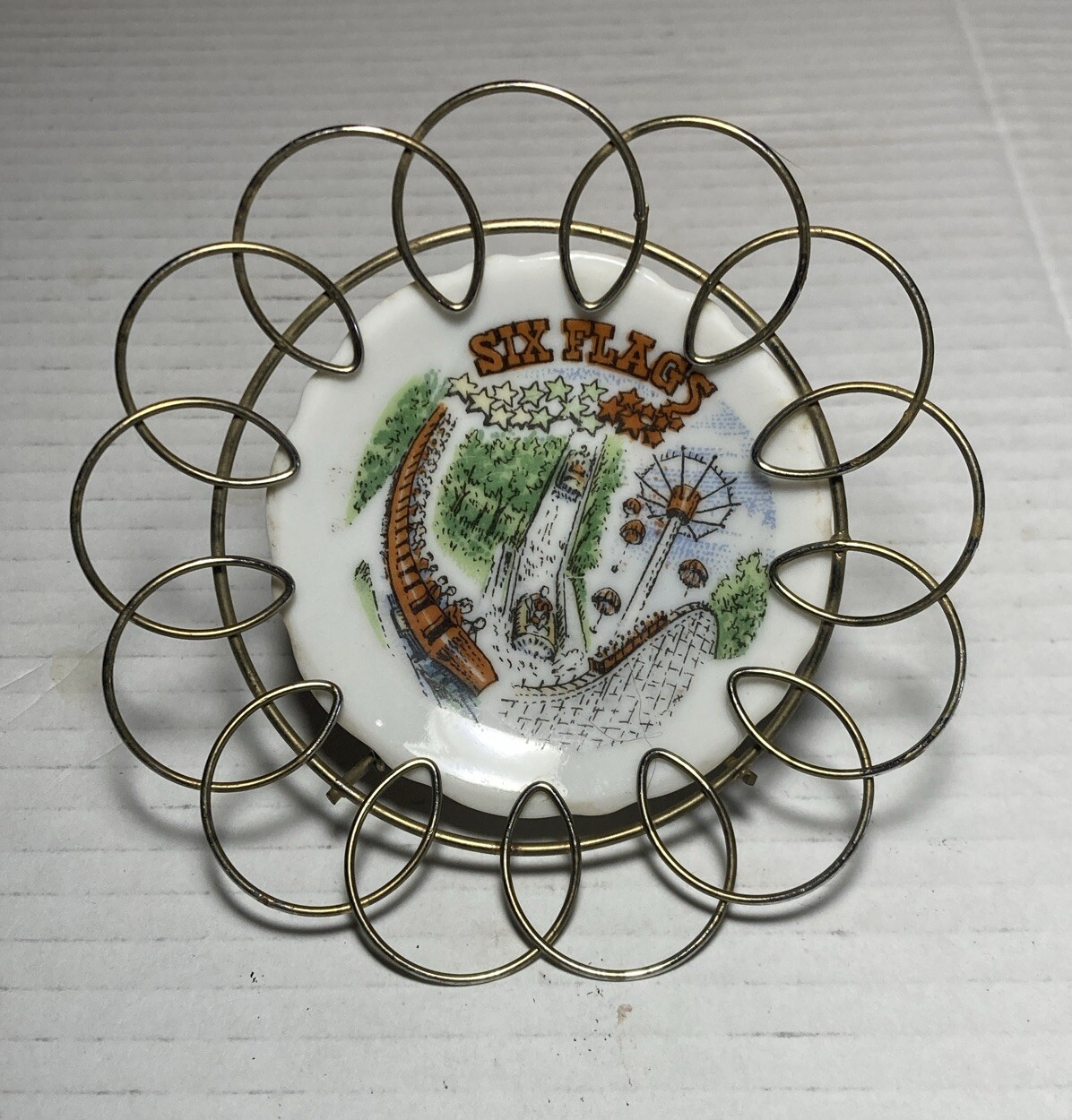 Vintage Six Flags Mini Metal Plate Holder Retro Collectible