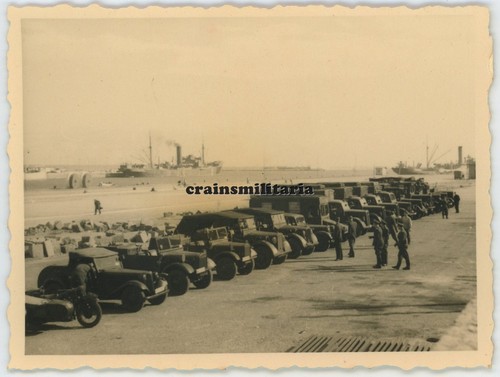 Orig. Foto Funkwagen Pkw Wagenpark im Hafen CATANIA Sizilien Italien 1941 Schiff