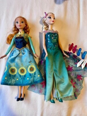 Frozen Fever Doll Birthday Set Elsa and Anna Summer Solstice Disney Store 2 Pack