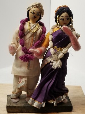 VINTAGE HANDMADE  PAIR OF INDIA PEOPLE MAN & WOMAN CLOTH FIGURINES 8.5'' 