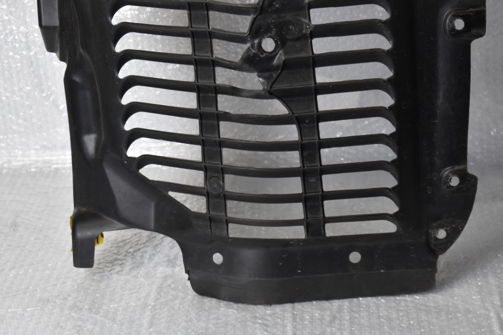 Maserati left  front wheelhouse guard, f 670295109