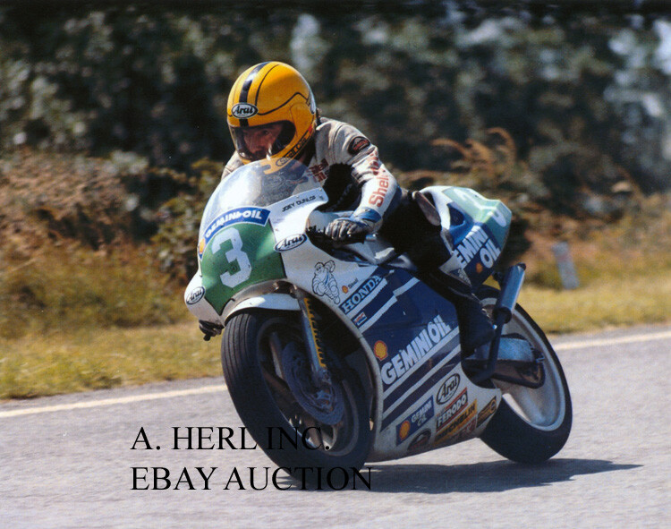 Honda worksracer 1990 Joey Dunlop Ulster motorcycle racing photo