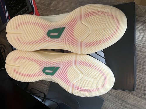 Taglia 12,5 - Scarpe Adidas Dame 9 "Egg Nog". nuovo in scatola ed etichette originali - Foto 4 di 16