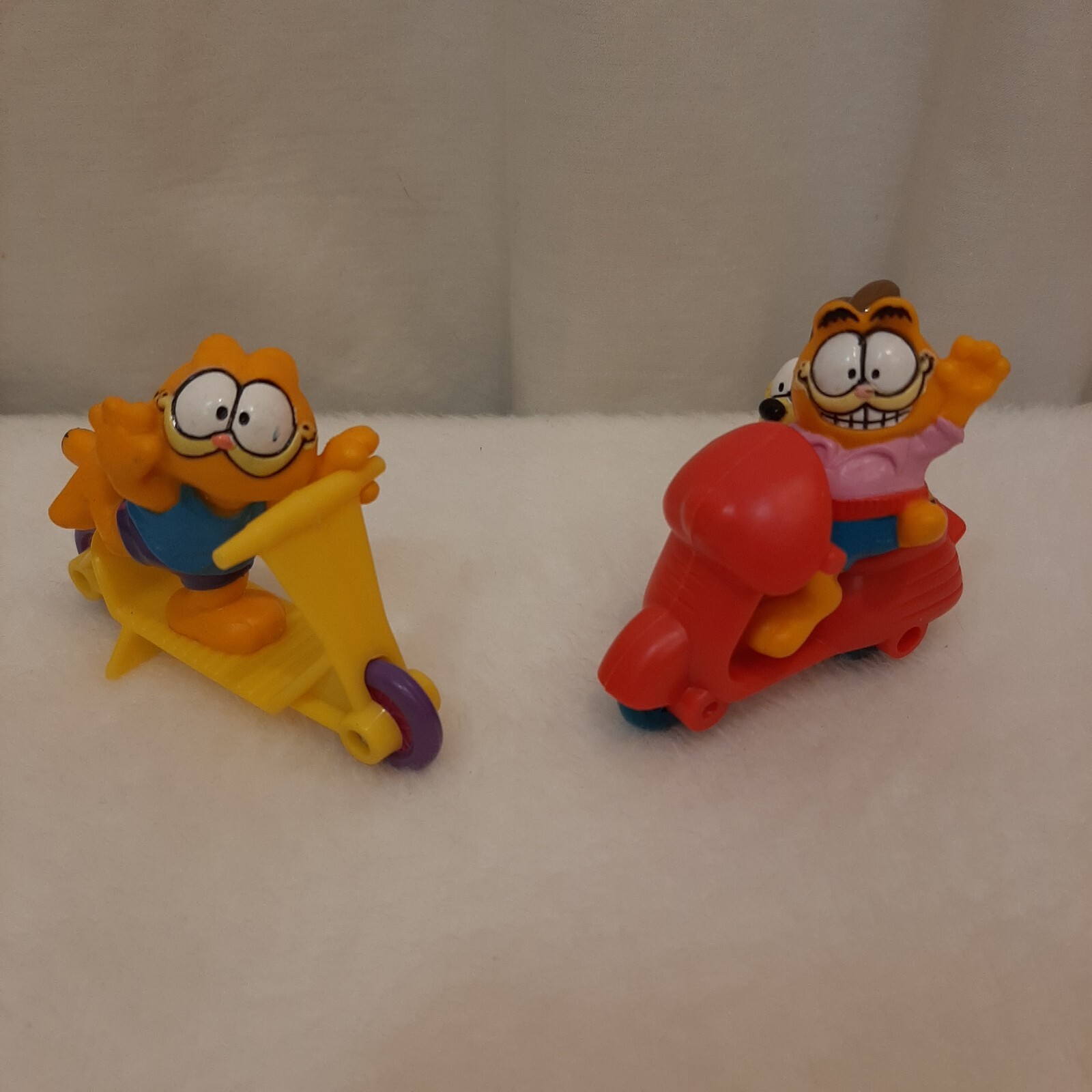 Lot of Vintage Garfield the Cat PVC Toy Figures 1978/1981 Scooters Odie