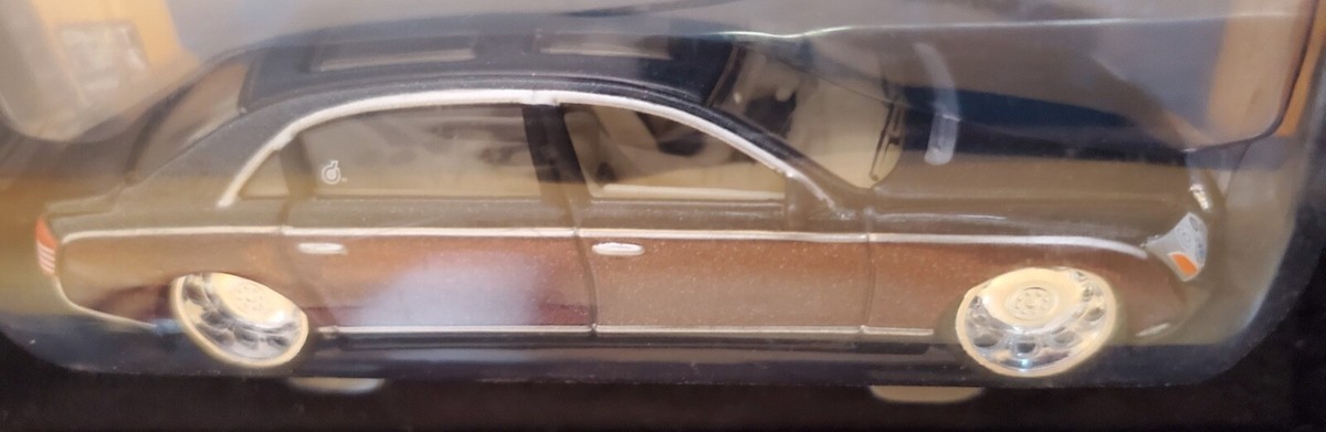 RARE Hot Wheels Maybach 62 Metallic Burgundy & Navy Blue 1
