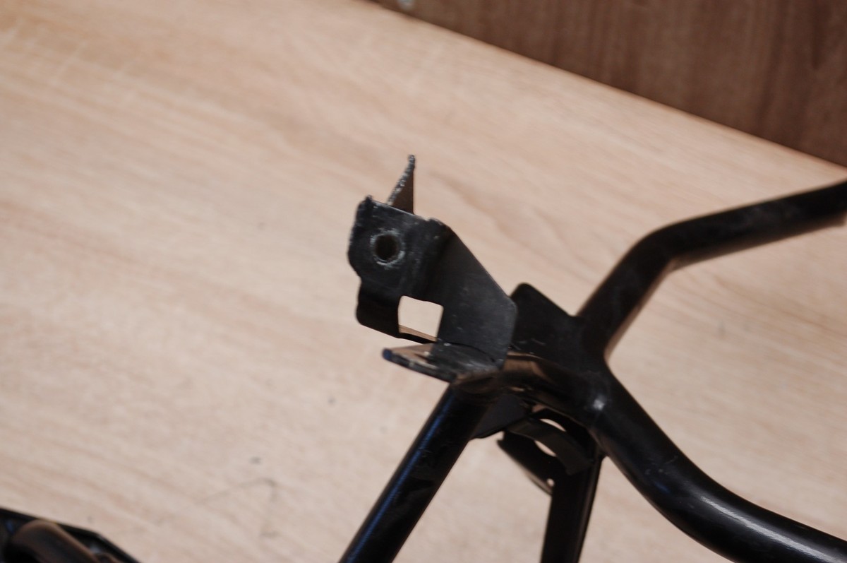 BMW R1200RT / R 1200 RT 2010 FAIRING BRACKET 46637723947 | eBay 