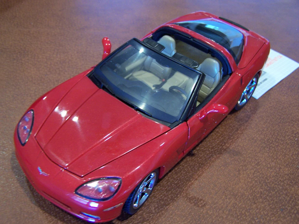 MIB FRANKLIN MINT 1/24 2005 RED CHEVROLET CORVETTE TOP & BOTH BOXES #2 - Image 2 of 4