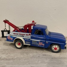 Saico 124 Scale Diecast 1966 Chevrolet C10 Tow Truck Wrecker Never Forget 911 Saico 124 Scale Diecast 1966 Chevrolet C10 Tow Truck Wrecker Never Forget 911