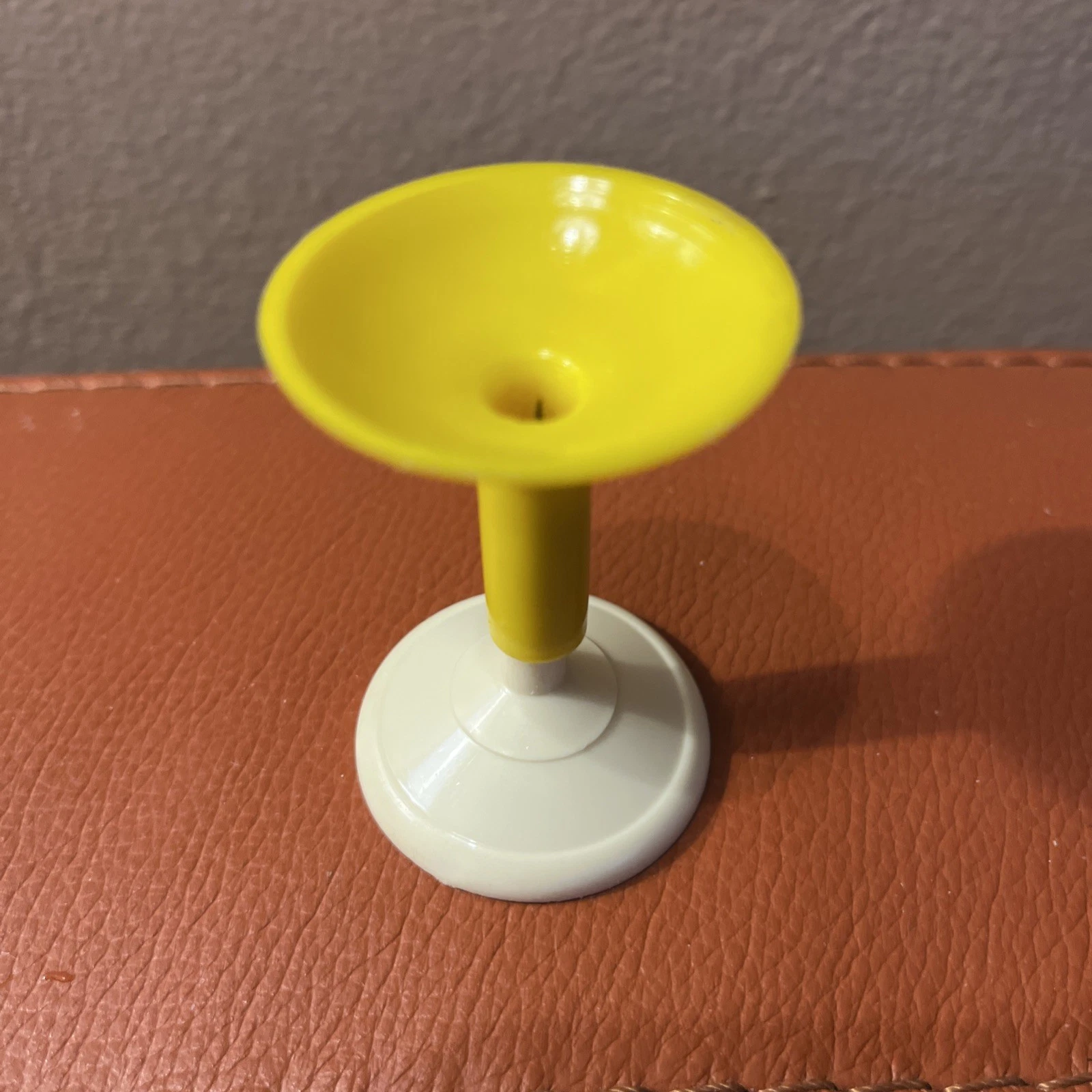 Vintage Ovado Egg Piercer Puncher Gadget Yellow White Spring Loaded Plastic Took
Opens in a new wind
