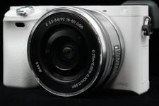 [US Duty Paid] Sony alpha a6000 fotocamera digitale mirrorless con obiettivo bianco 9843