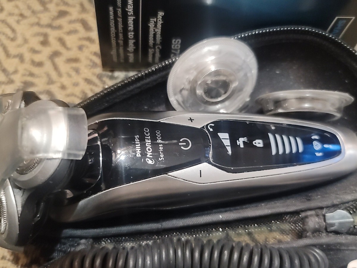 Philips Norelco 9000 Series 9800 Wet / Dry Rechargeable Shaver