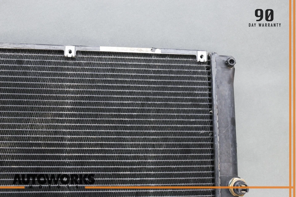 Conjunto de radiador de motor 83-87 Porsche 944 2,5 L 51975164M10 OEM Foto 3 de 4