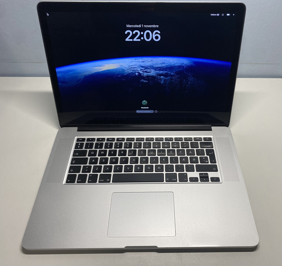 Macbook Pro (A1398) - i7 - 16GB Ram - 500GB M.2 -...