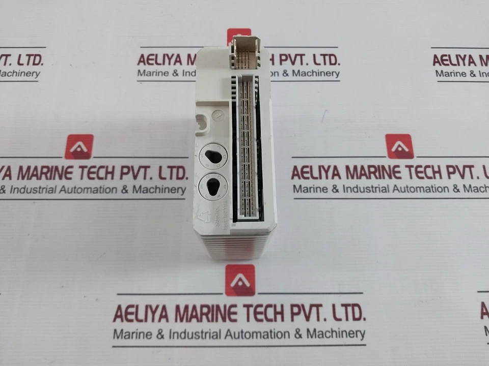 ABB AO810V2 Analog Output Module 3BSC 930 119R 0-20MA (Not Working) - Image 4 of 4