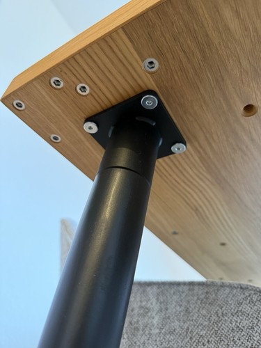 Moderner Holz-Esstisch für 4-6 Personen - Bild 11 von 13