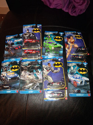 Mattel HOT WHEELS DC BATMAN Set 2026 New Sealed Box DC Comics