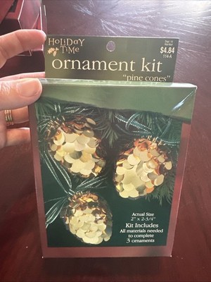 Vintage NIB Holiday Time Pine Cones Christmas Bead Sequin Ornament Kit #114-A