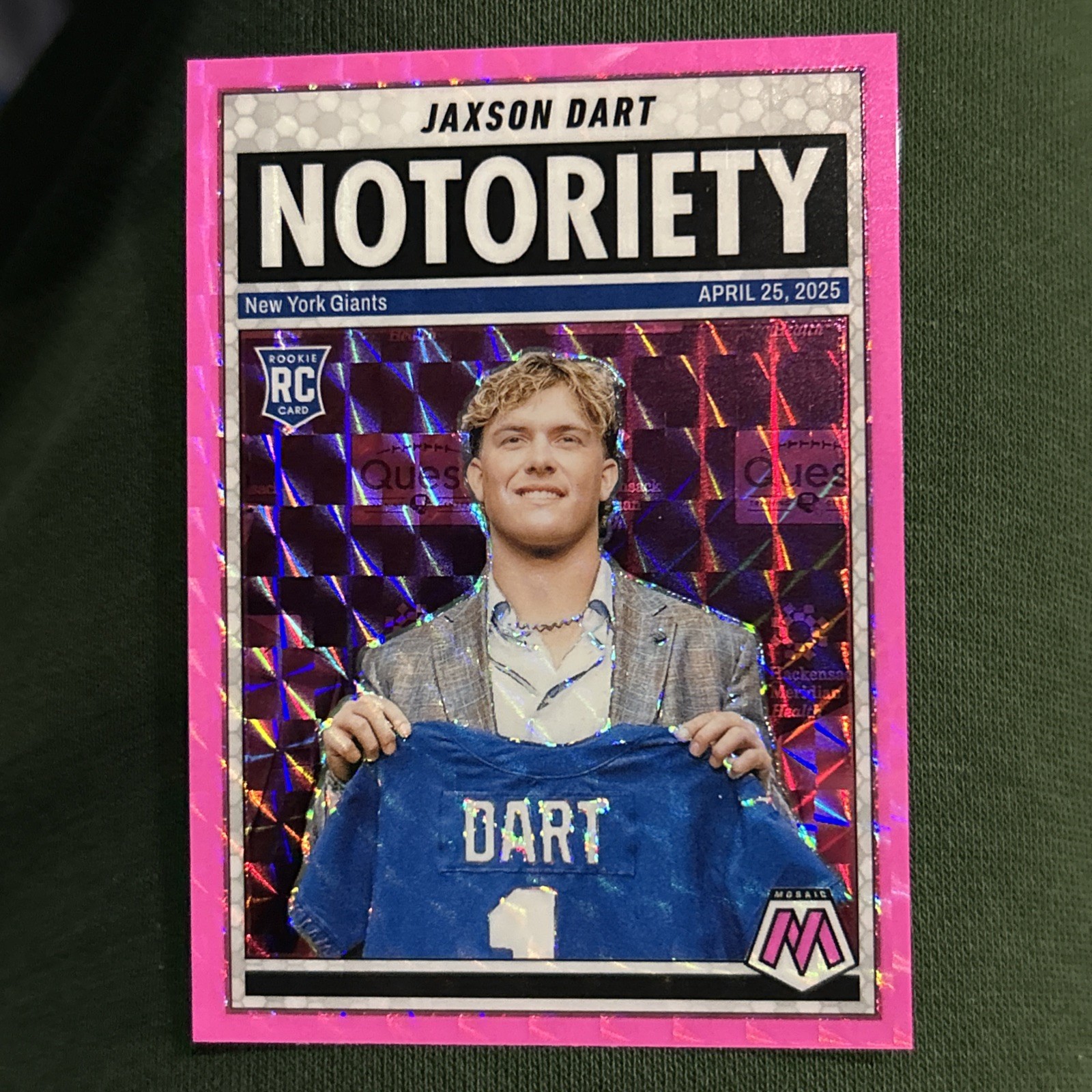 2025 Panini Mosaic #11 Jaxson Dart Notoriety Mosaic Pink Fluorescent GIANTS