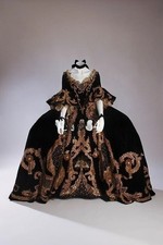 Vintage Medieval PromDress Black and White Prom Half Sleeve Pleated ALine Gothic