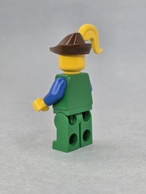 LEGO minifigure Blue Forestman cas135 Castle Forestmen 6077 yellow plume 13b