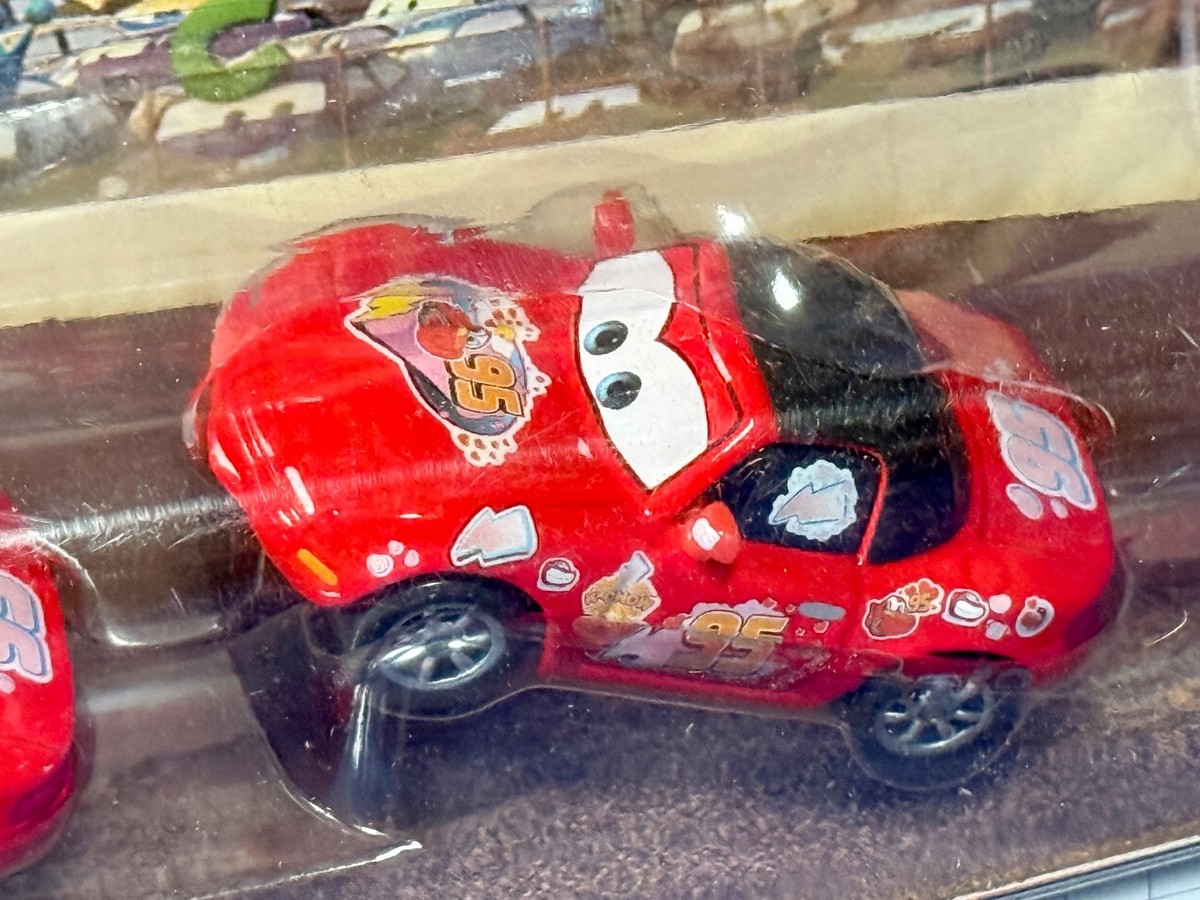 MIA & TIA - Lightning McQueen Fans PIXAR CARS World of Cars MOVIE