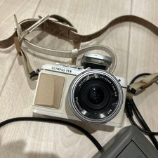 OLYMPUS PEN Lite E-PL7 mirrorless camera body junk item