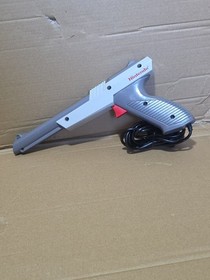 Nintendo NES Grey Zapper Light Gun PAL &ndash; Cleaned, Tested & Working