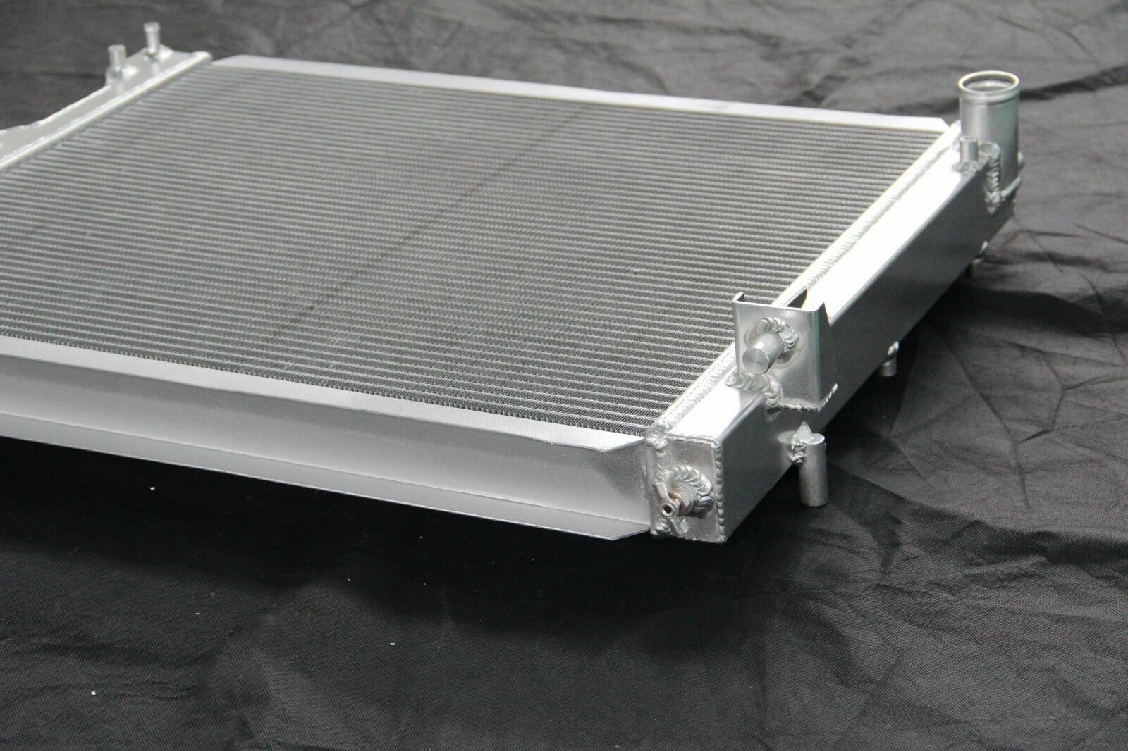 3 Row Radiator For 2005-2014 Ford Mustang GT 3.7 4.0 4.6 5.0 V6 V8 GAS ...