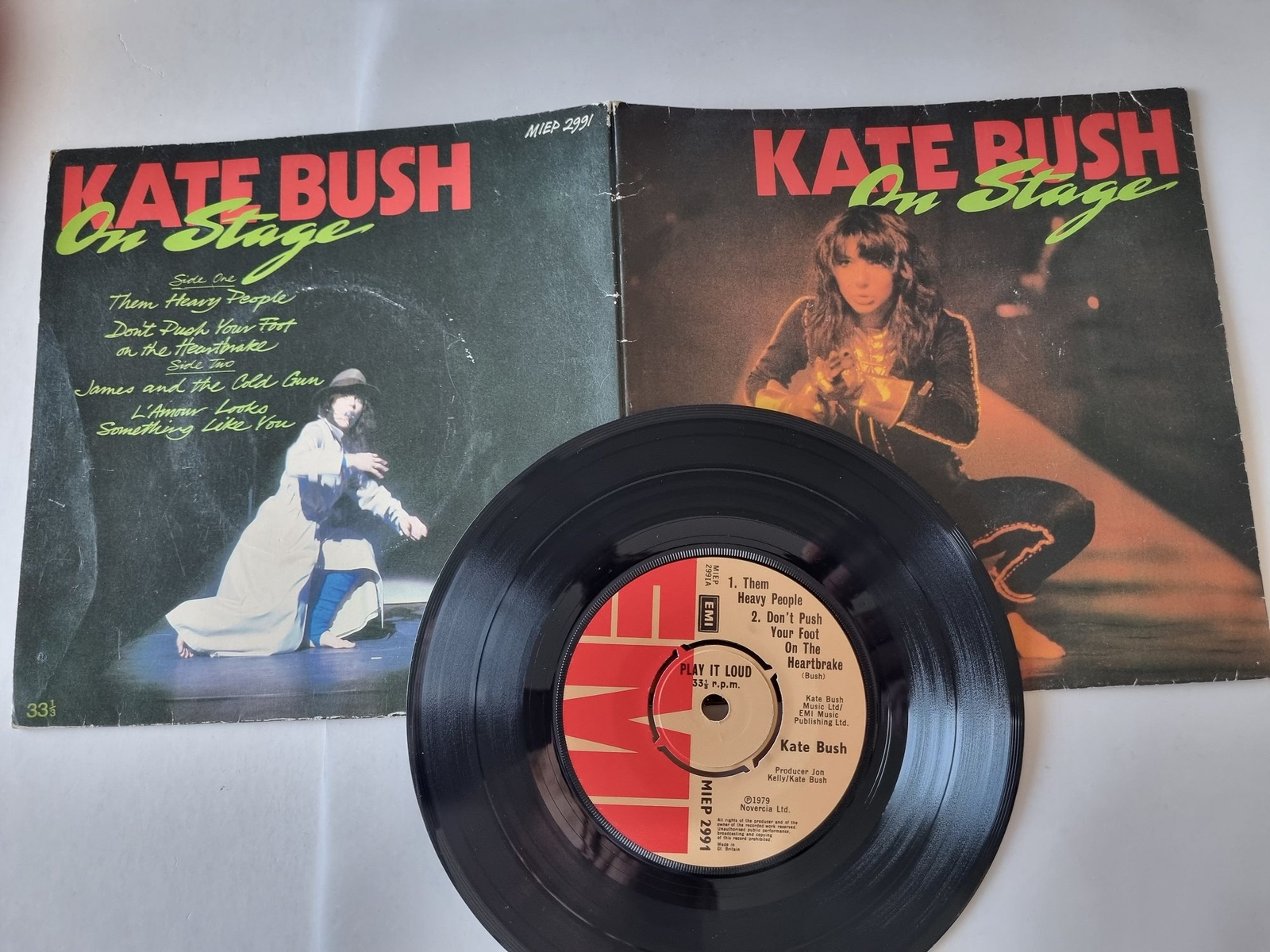 Kate Bush - On Stage/ Them Heavy People 7'' Vinyl UK GATEFOLD COVER
