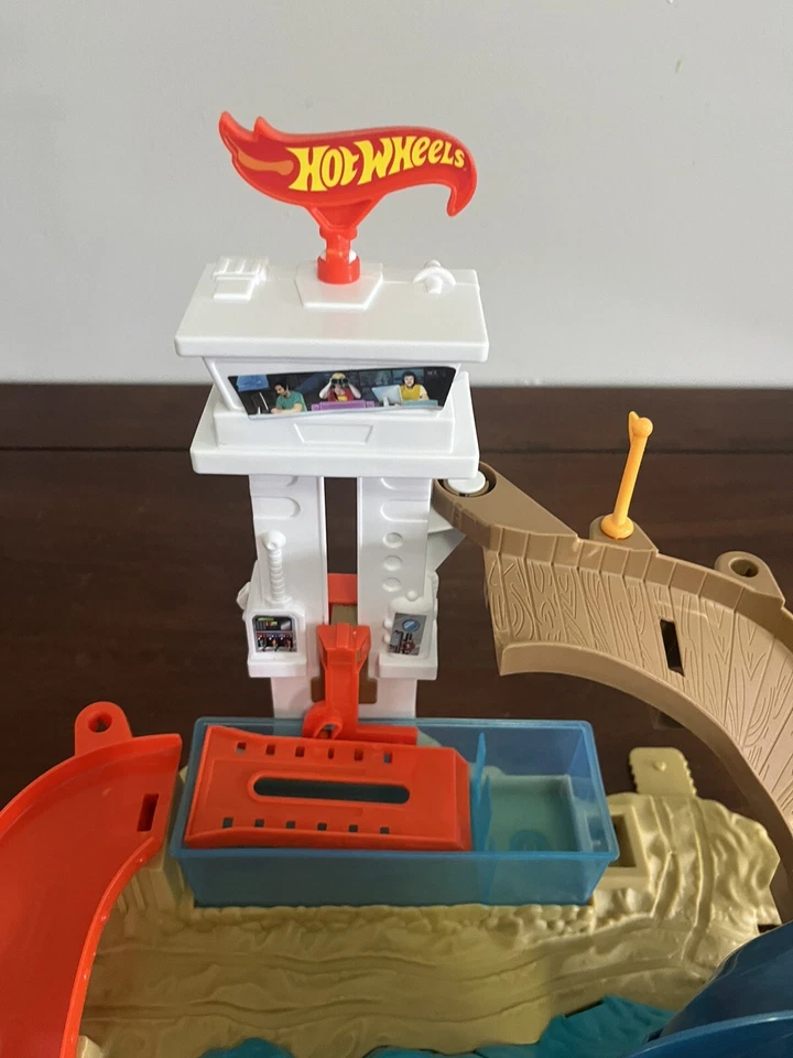 Hot Wheels Color Shifters City Sharkport Showdown Car Color Shark 2013 - Image 4 of 4