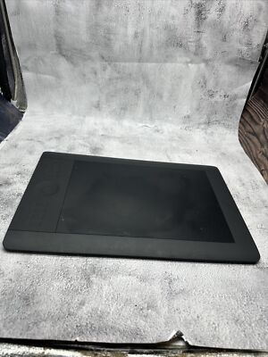 Wacom Intuos5 Medium Pen Drawing Tablet Only (PHT-650) - No Pen EB-12888. 0