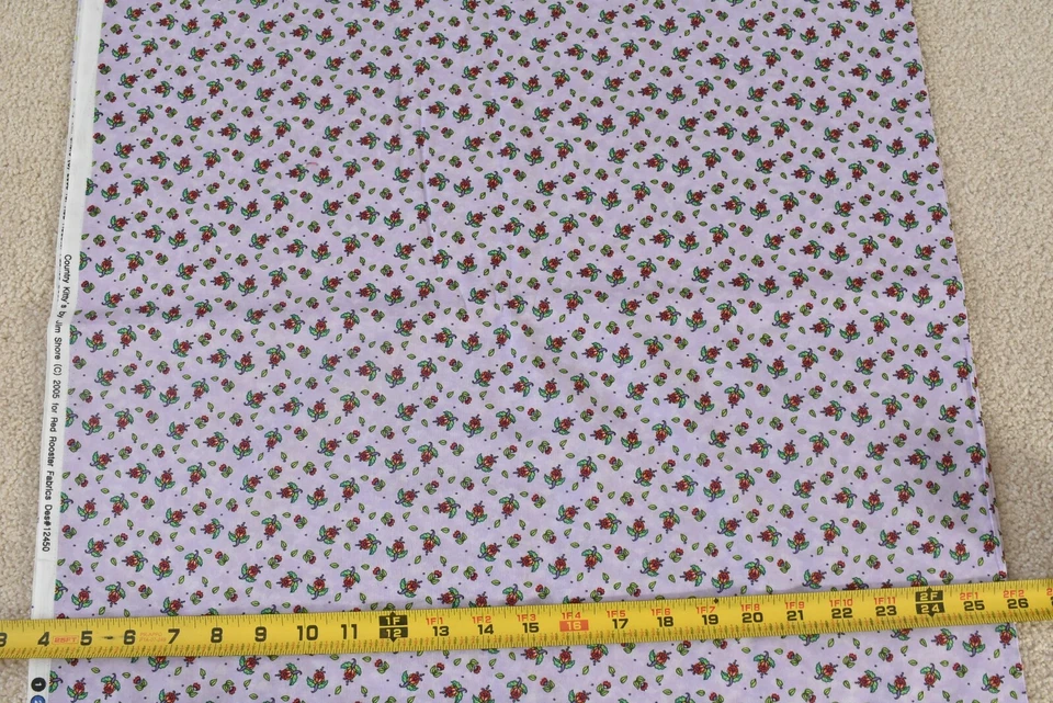 Por 1/2 yarda, rojo y verde calicó sobre lavanda edredón algodón, rojo gallo/orilla, P6730 Foto 3 de 4