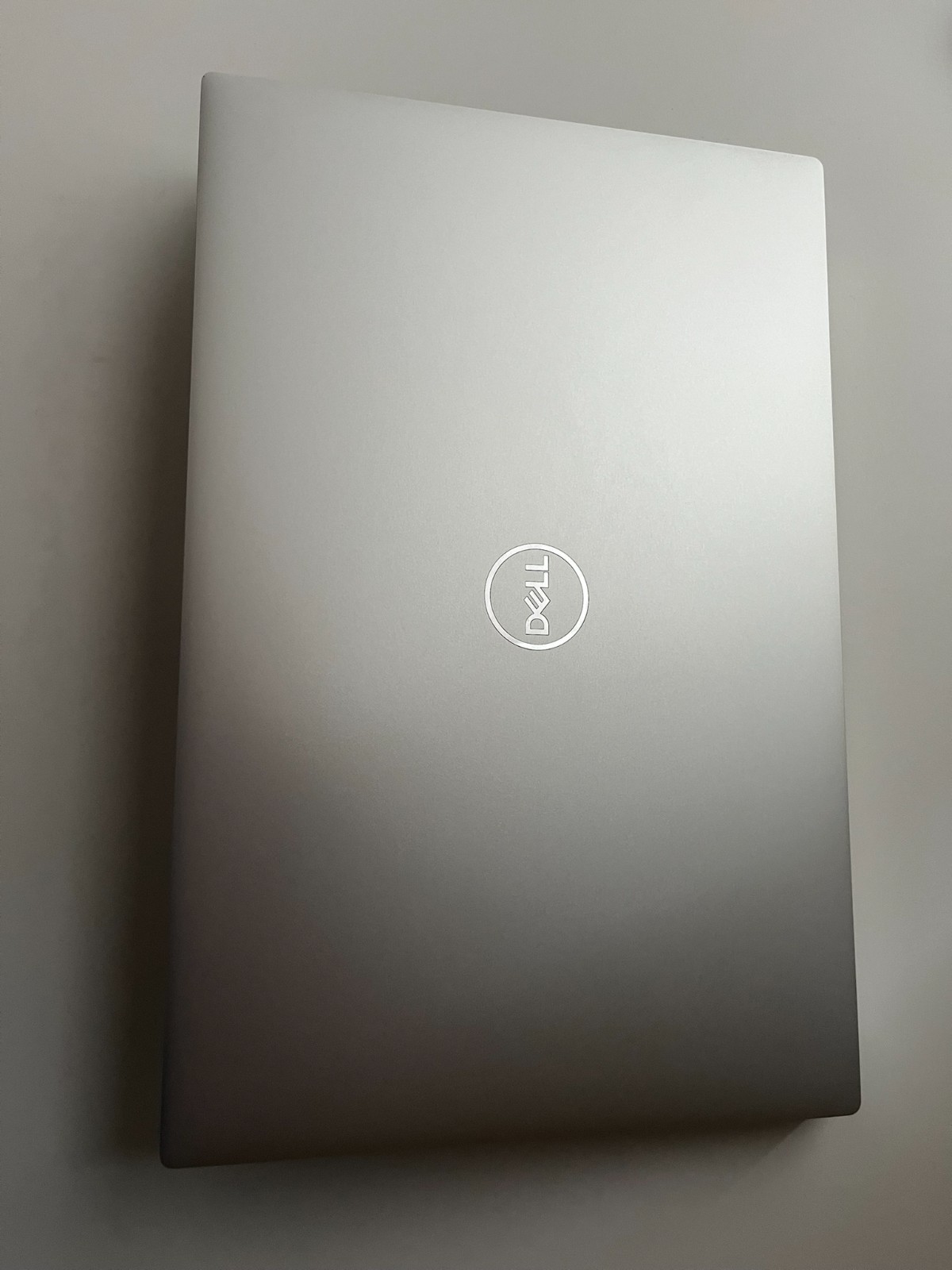 dell xps 15 9500 i7-10750h - 8GB RAM - 2.60GHz - 256GB - Windows 11 Home
