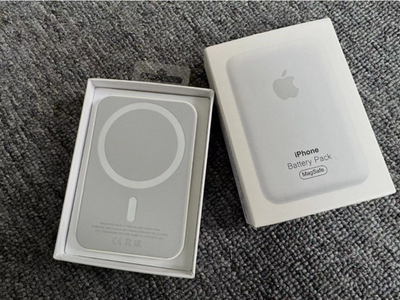 Apple MagSafe Battery Pack White MJWY3AM/A OEM Genuine New Open